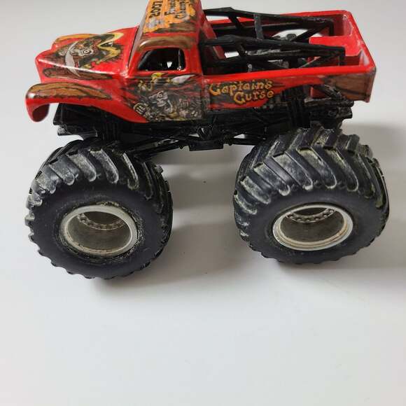 Hot Wheels 2007 Red  Monster Jam Capitan Curse Truck Toy  Vehicles Collectible - Picture 7 of 9